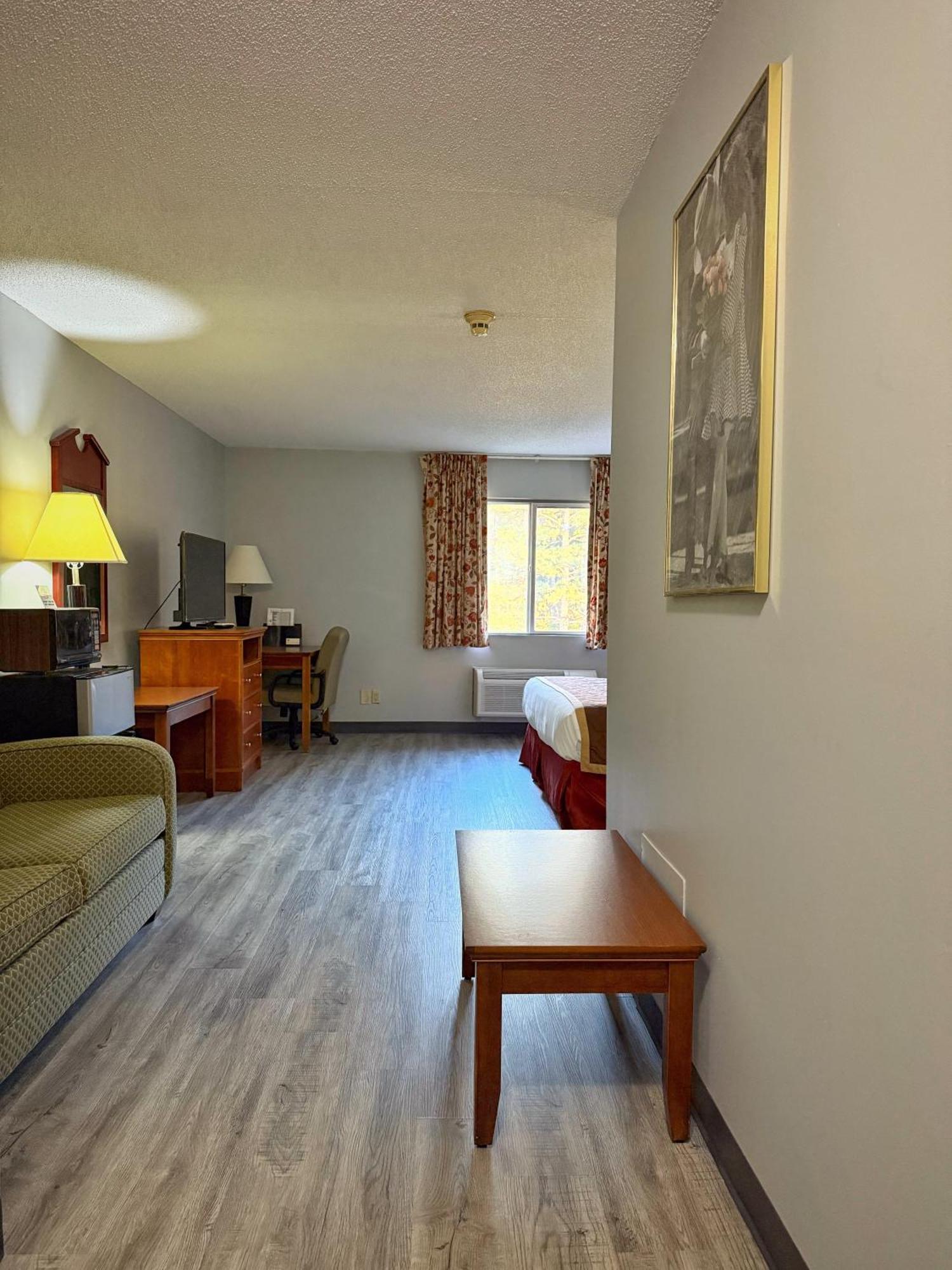 Lake Tree Inn & Suites Marion Exteriér fotografie