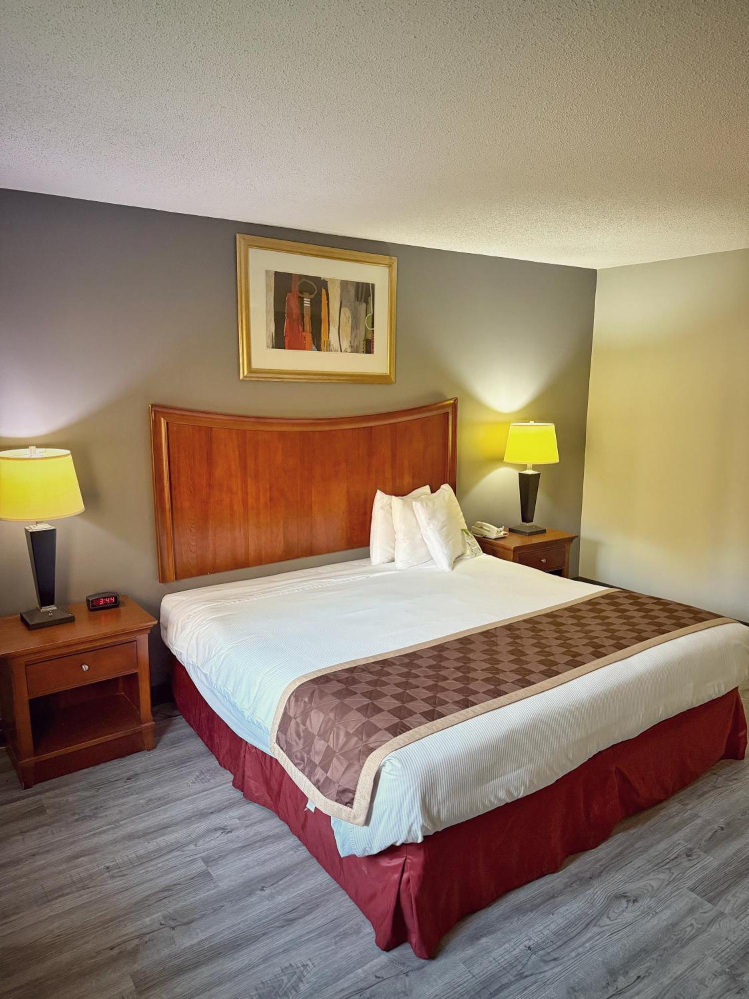 Lake Tree Inn & Suites Marion Exteriér fotografie