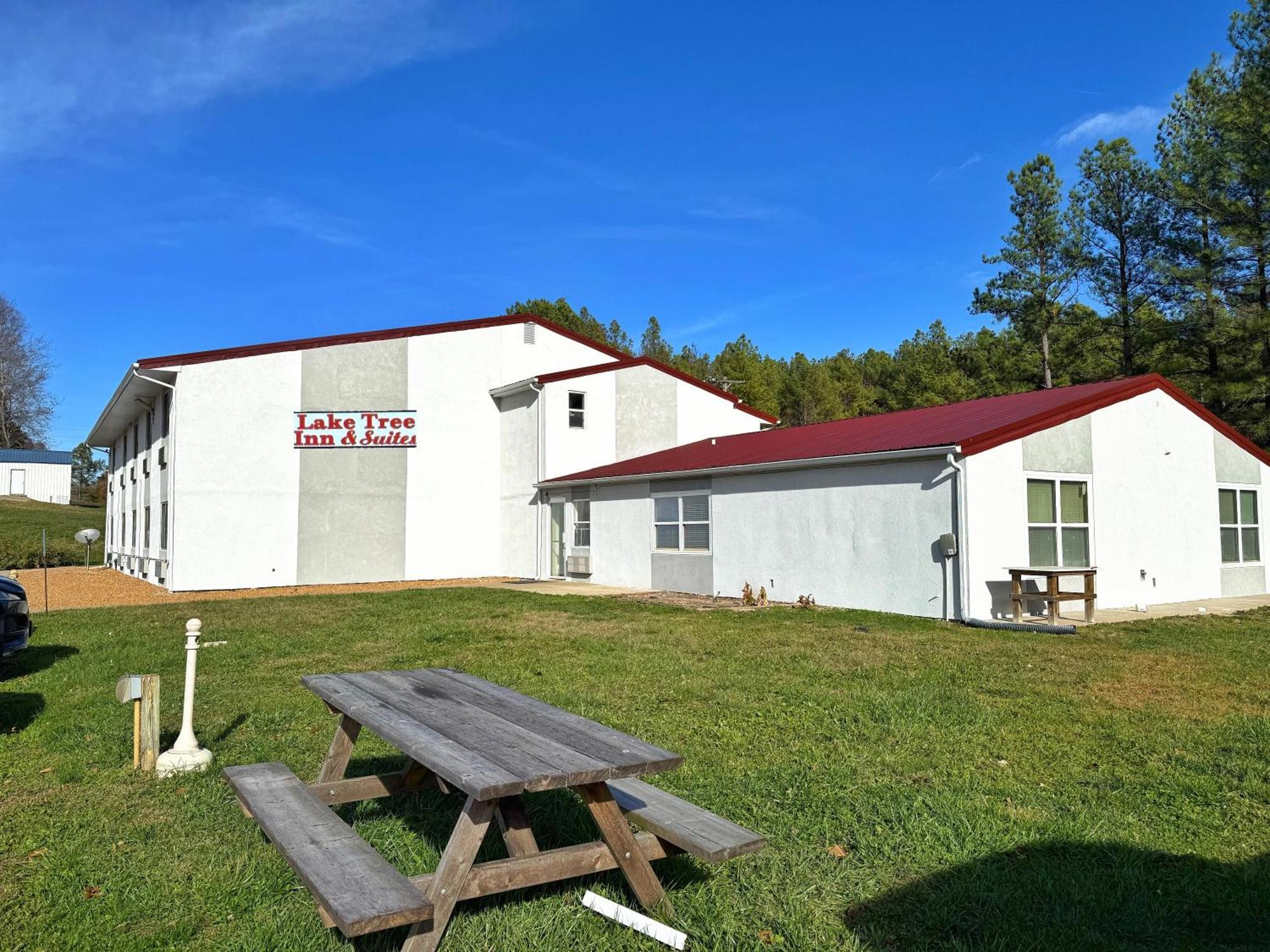 Lake Tree Inn & Suites Marion Exteriér fotografie