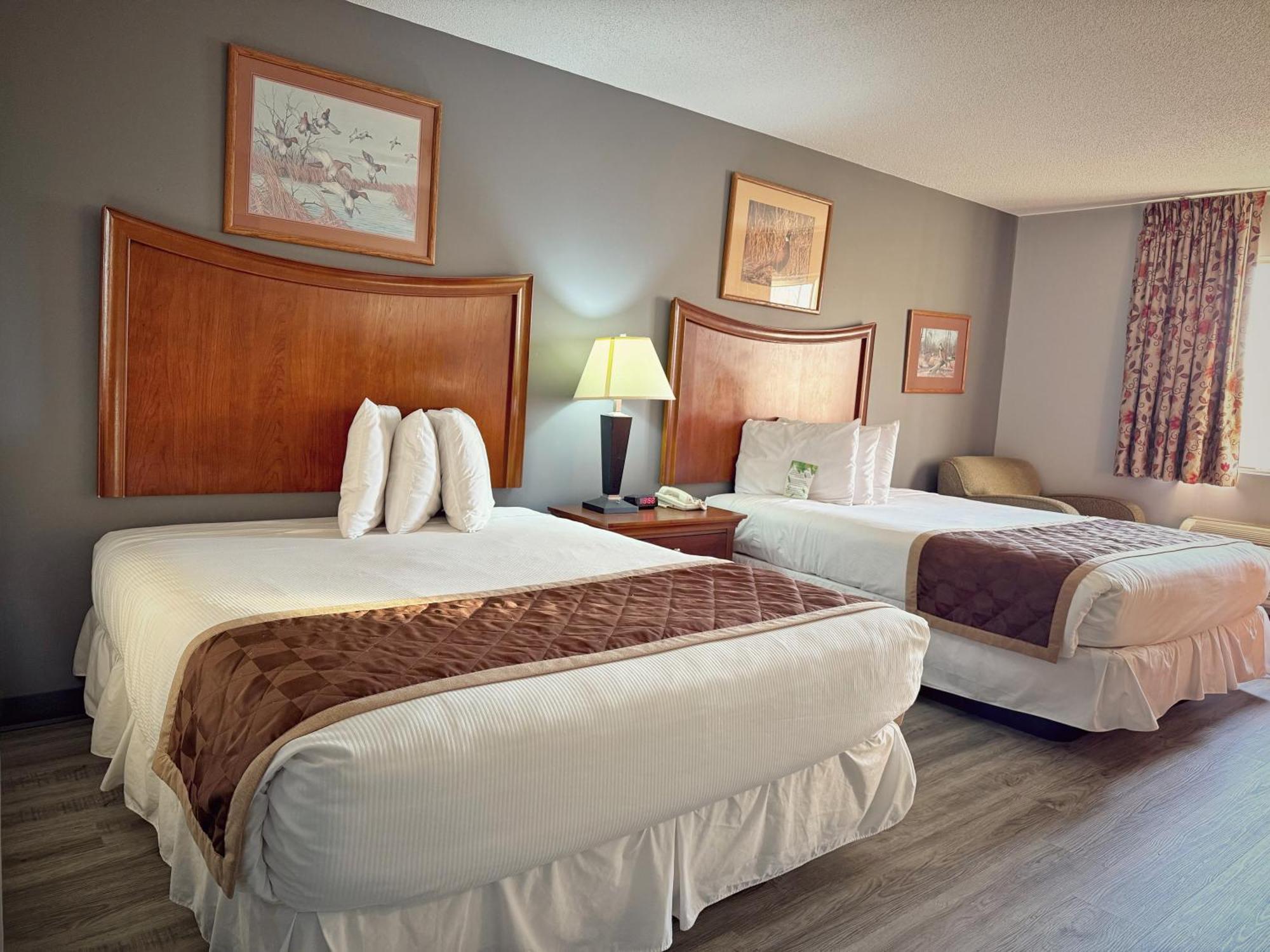 Lake Tree Inn & Suites Marion Exteriér fotografie