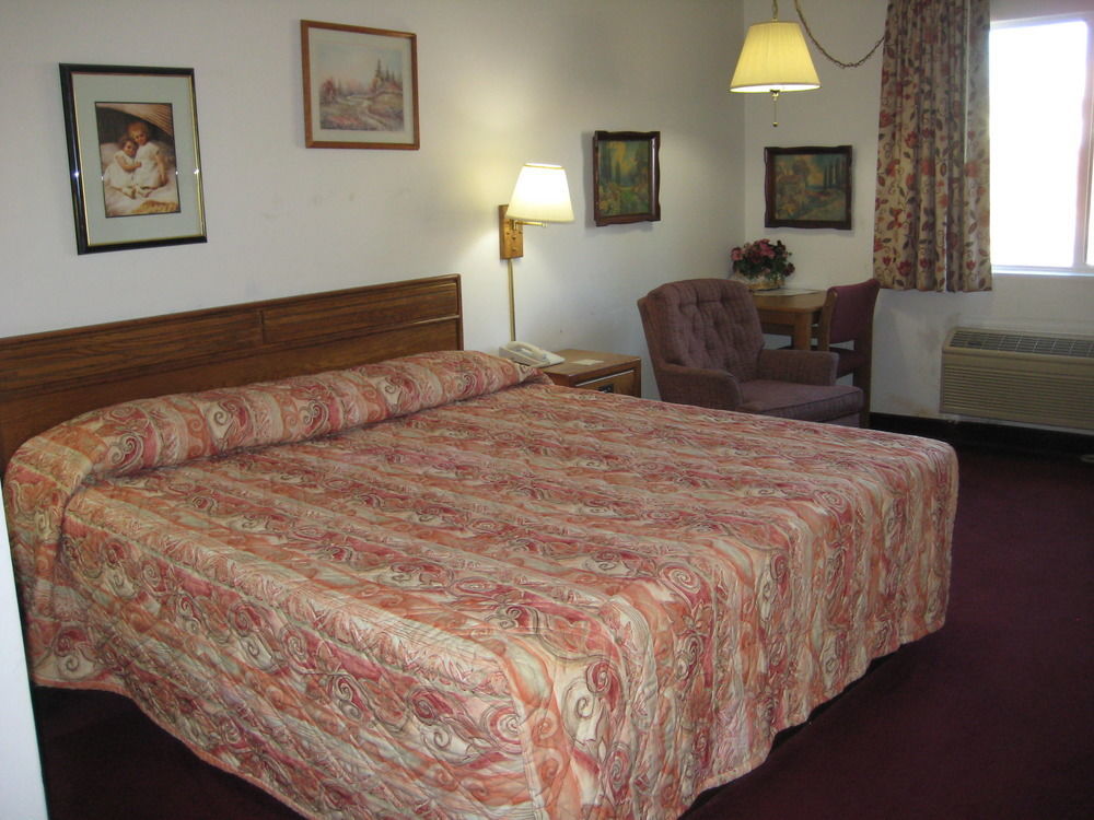 Lake Tree Inn & Suites Marion Exteriér fotografie